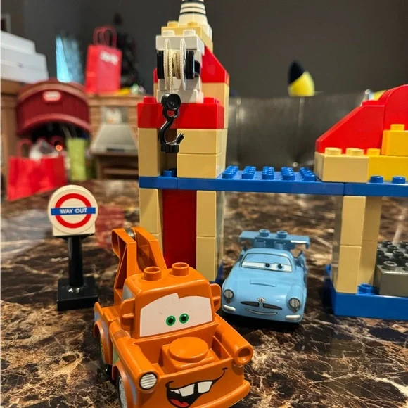 Lego Duplo - Disney Pixar Cars 2 Big Bentley Set #5828 - Picture 14 of 16